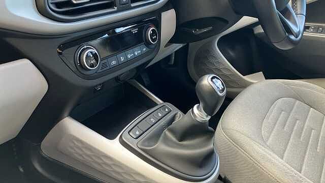 Hyundai i10 1.0 MPi Premium 5dr Petrol Hatchback