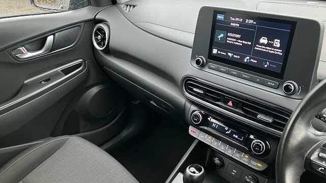 Hyundai KONA 1.6 GDi Hybrid SE Connect 5dr DCT Hybrid Hatchback Black