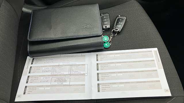 Hyundai KONA 1.6 GDi Hybrid SE Connect 5dr DCT Hybrid Hatchback Black