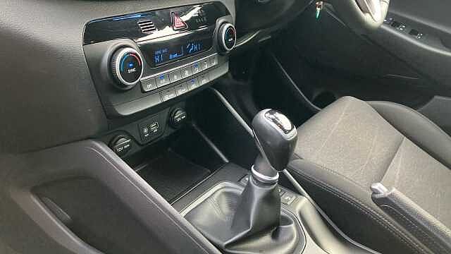 Hyundai TUCSON 1.6 GDi SE Nav 5dr 2WD Petrol Estate Red