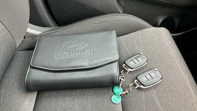 Hyundai TUCSON 1.6 GDi SE Nav 5dr 2WD Petrol Estate Red