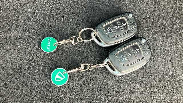 Hyundai TUCSON 1.6 GDi SE Nav 5dr 2WD Petrol Estate Red