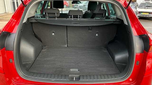 Hyundai TUCSON 1.6 GDi SE Nav 5dr 2WD Petrol Estate Red