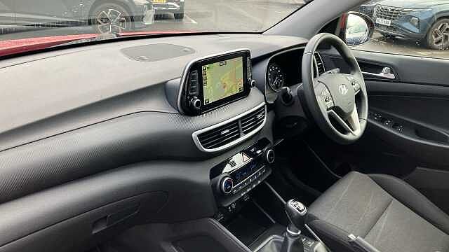 Hyundai TUCSON 1.6 GDi SE Nav 5dr 2WD Petrol Estate Red