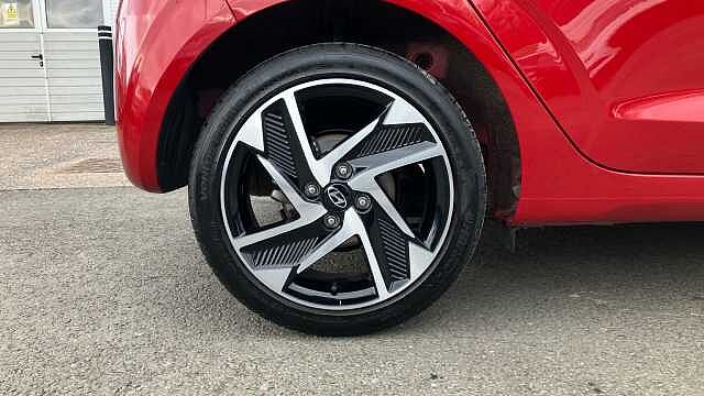 Hyundai I10 1.2 [79] Premium 5dr Auto [Nav] Petrol Hatchback Red